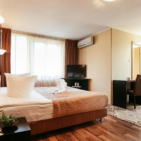 Vidalis Hotel 3*
